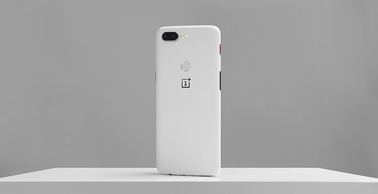 Download OnePlus 5T Sandstone White Stock Wallpaper